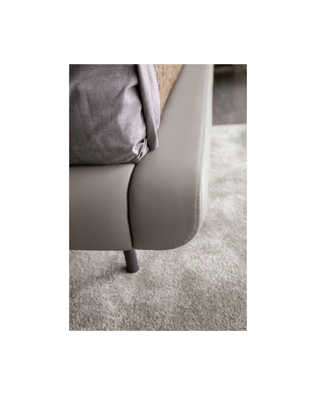 Letto Bay 2 di Cantori, in un ambiente, foto 3 di 5, catalogo Nobili Design