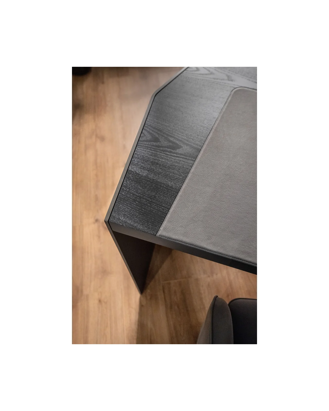 Macao desk by Cantori, in an interior setting, photo 9 of 13