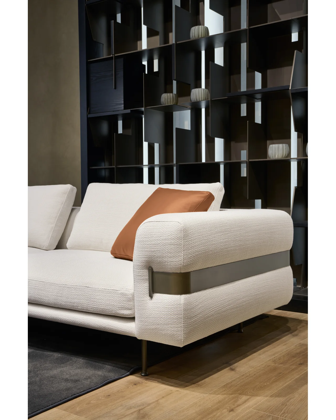 Valley modular sofa by Cantori, in an interior setting, photo 9 of 10
