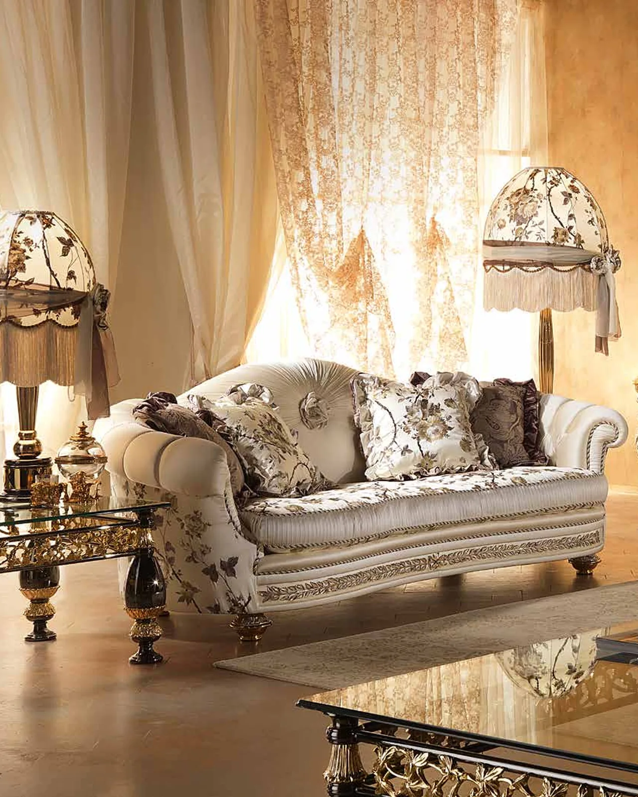 Tavolino laterale Aida AD075, collezione Aida di Cappelletti, tavolino laterale classico italiano in un soggiorno classico, foto 4 di 6