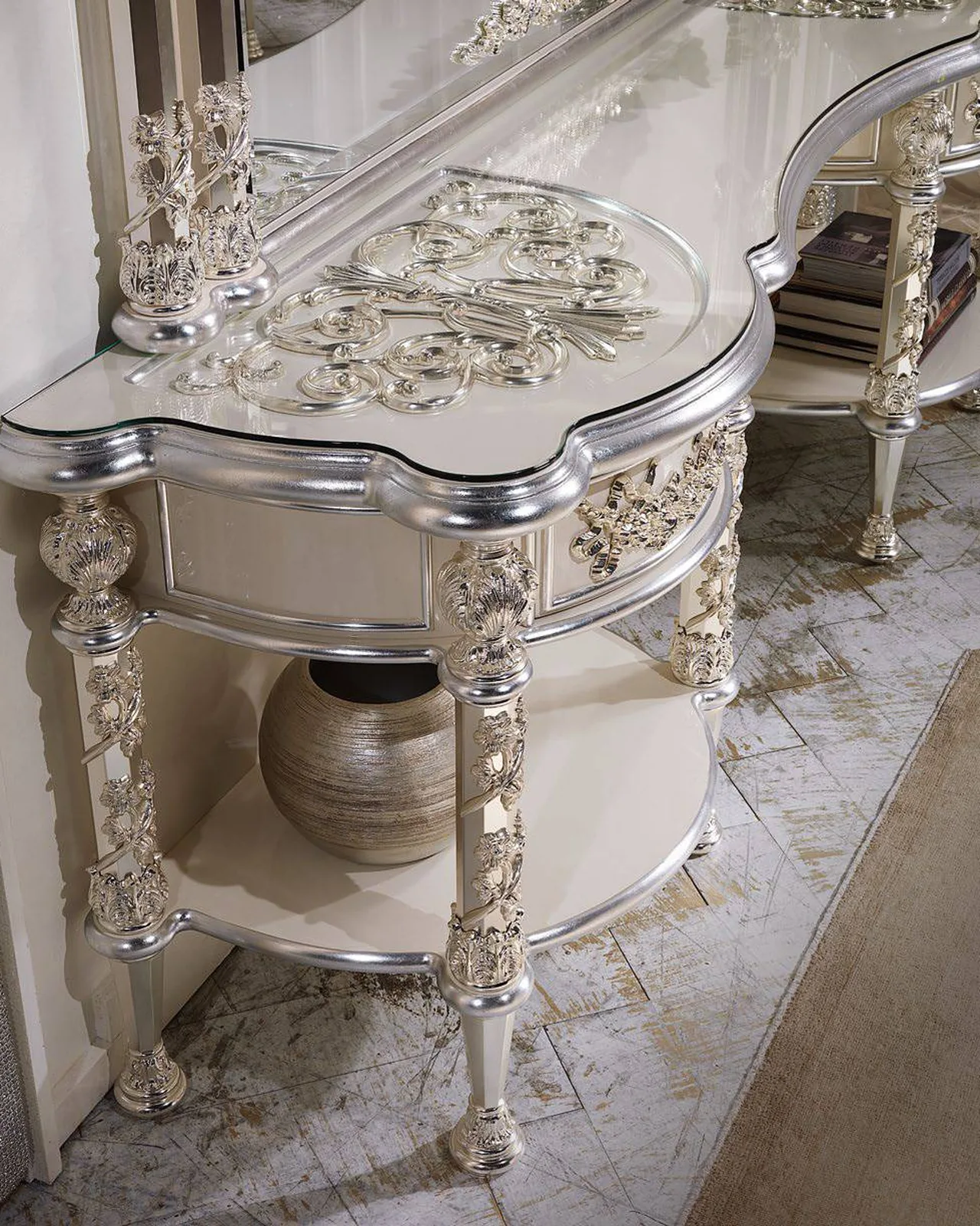 Toeletta Royal RY103, collezione Royal di Cappelletti, toeletta classica italiana in una camera da letto classica, foto 1 di 2