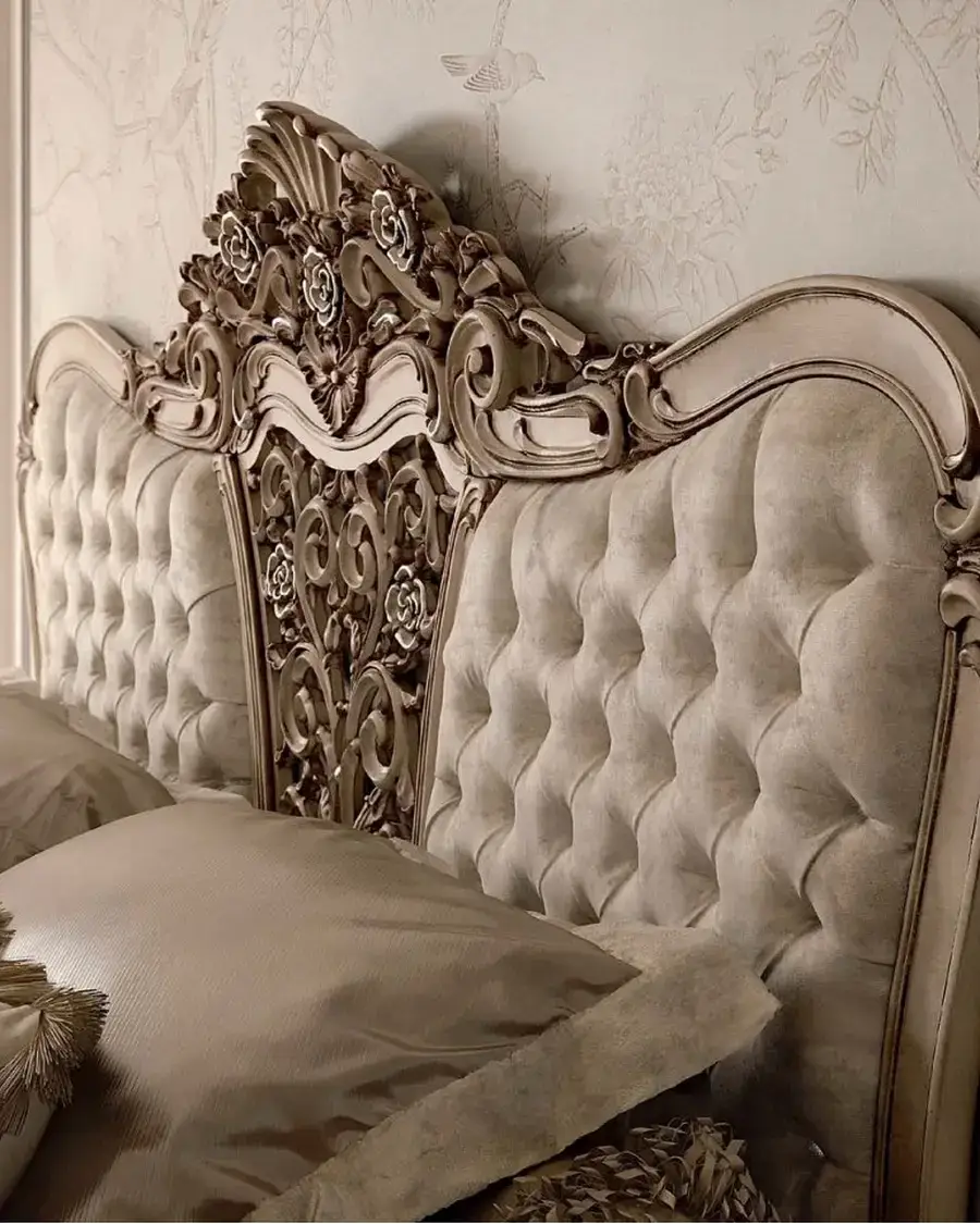 Opera Bed 3066 by Francesco Pasi, Opera bedroom set, hand-carved bed, made to order in Italy