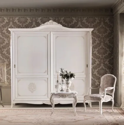 Camera da letto classica in stile italiano, armadio classico italiano