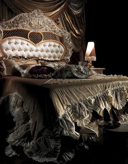 Mobili classici per camera da letto, collezione Emotion, arredamento italiano per la casa